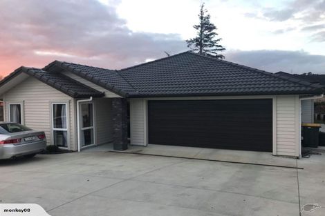Photo of property in 12 Lockyer Road, Kumeu, 0810