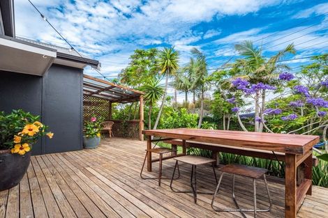 Photo of property in 1/92 Eversleigh Road, Belmont, Auckland, 0622