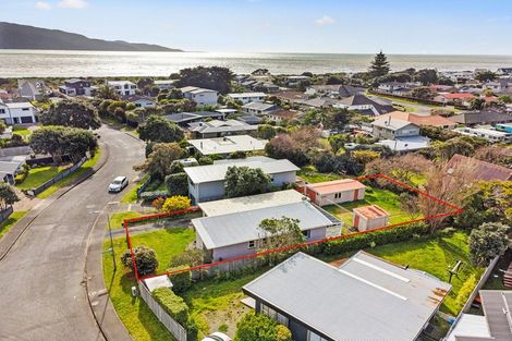 Photo of property in 13 Bahama Crescent, Paraparaumu Beach, Paraparaumu, 5032