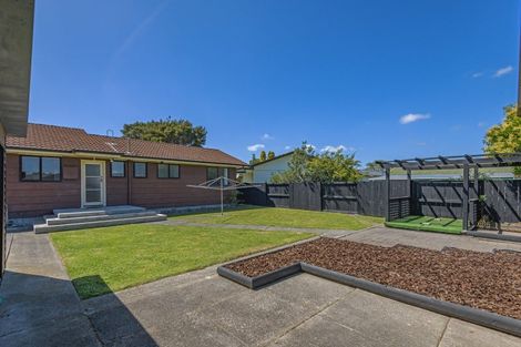 Photo of property in 12 Hillcrest Drive, Kelvin Grove, Palmerston North, 4414