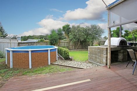 Photo of property in 17 Orchard Rise, Rosehill, Papakura, 2113