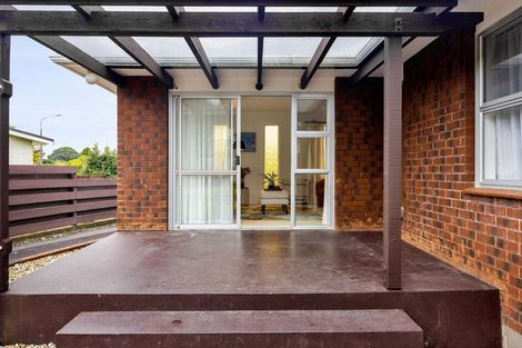 Photo of property in 53 Manu Crescent, Upper Vogeltown, New Plymouth, 4310