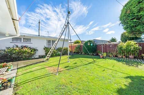 Photo of property in 22 Oregon Drive, Maoribank, Upper Hutt, 5018
