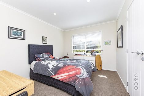 Photo of property in 8 Larmer Drive, Kumeu, 0810