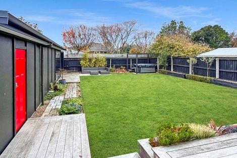 Photo of property in 17 Brent Place, Papanui, Christchurch, 8053