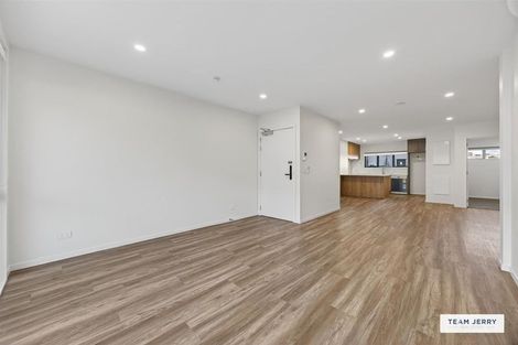 Photo of property in 2/5g Newelm Lane, Flat Bush, Auckland, 2019