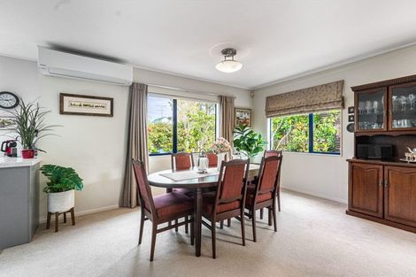 Photo of property in 1/2 Valley Road, Northcote, Auckland, 0626