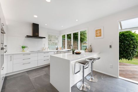 Photo of property in 9 Yacht Place, Bucklands Beach, Auckland, 2012