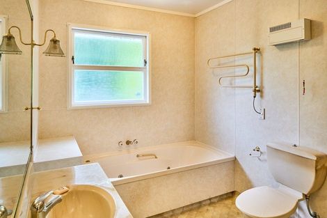 Photo of property in 17 Annan Grove, Papakowhai, Porirua, 5024