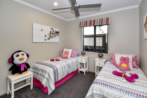 Photo of property in 21 Toscana Drive, Karaka, Papakura, 2113