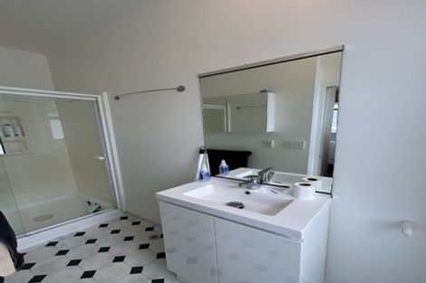 Photo of property in 17 Kent Terrace - Kent Apartments, 5b/16 Kent Terrace, Mount Victoria, Wellington, 6011