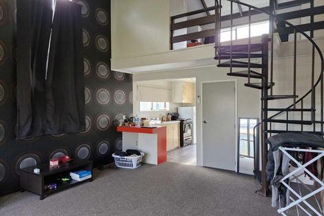 Photo of property in 253 Courtenay Street, Strandon, New Plymouth, 4312