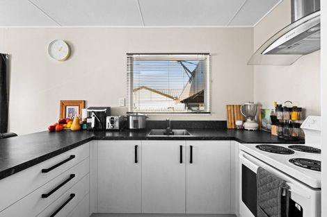 Photo of property in 2/434 Gloucester Street, Taradale, Napier, 4112