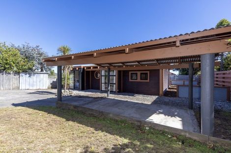 Photo of property in 102a Seaview Road, Paraparaumu Beach, Paraparaumu, 5032