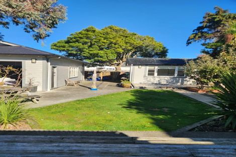 Photo of property in 1 Williams Grove, Melling, Lower Hutt, 5010