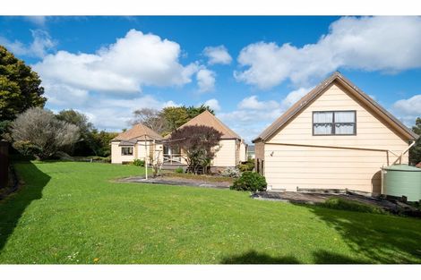 Photo of property in 18 Woodhouse Place, West Harbour, Auckland, 0618