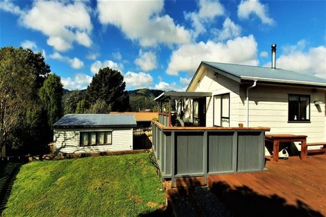 Photo of property in 3 Fenchurch Grove, Stokes Valley, Lower Hutt, 5019