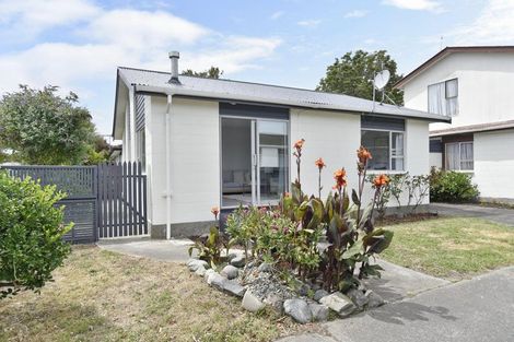 Photo of property in 1/16 Kawau Crescent, Bromley, Christchurch, 8062