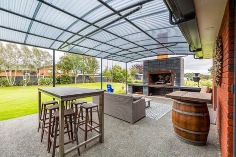 Photo of property in 55 Timaru Road, Waimate, 7924