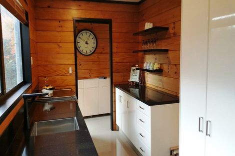 Photo of property in 1/302 Te Atatu Road, Te Atatu South, Auckland, 0610