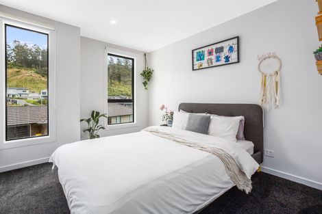 Photo of property in 5 Hull Place, Whitby, Porirua, 5024