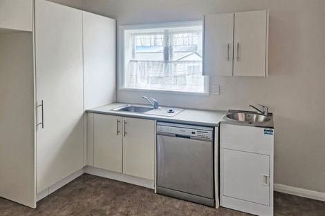 Photo of property in 52 Bell Road, Waiwhetu, Lower Hutt, 5010