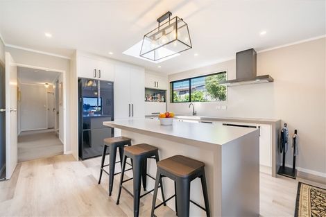 Photo of property in 25 Roband Crescent, Brown Owl, Upper Hutt, 5018