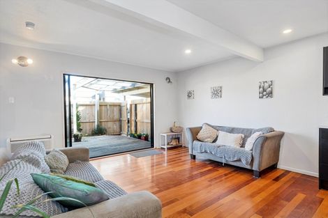 Photo of property in 1233 Papamoa Beach Road, Papamoa Beach, Papamoa, 3118