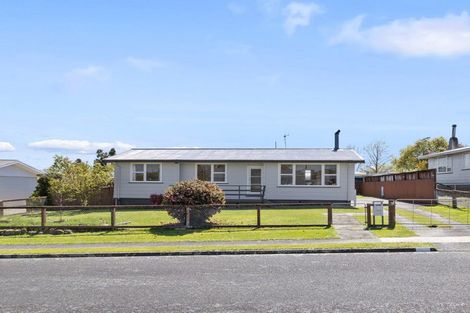 Photo of property in 30 Ngatuku Place, Tokoroa, 3420