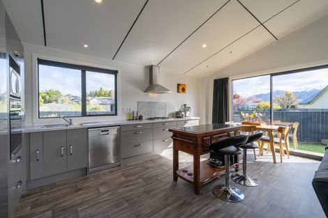 Photo of property in 27 Tawera Place, Te Anau, 9679