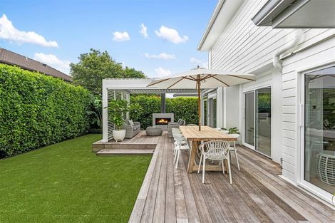 Photo of property in 44 Milford Road, Milford, Auckland, 0620