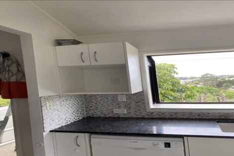 Photo of property in 11 Beaudine Avenue, Glenfield, Auckland, 0629