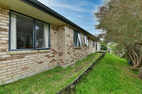 Photo of property in 27 Amberly Rise, Helensville, 0800