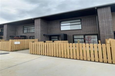 Photo of property in 64 Rauemi Way, Te Atatu South, Auckland, 0610