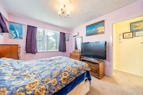 Photo of property in 22 Oregon Drive, Maoribank, Upper Hutt, 5018