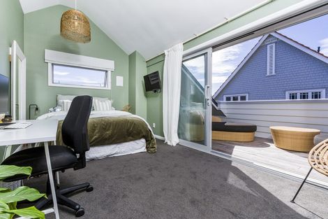 Photo of property in 17 Ocean View Road, Milford, Auckland, 0620