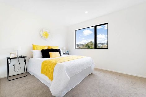 Photo of property in 45b Crestview Rise, Papakura, 2110