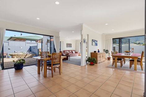 Photo of property in 15 Edward Payton Grove, Pukehangi, Rotorua, 3015