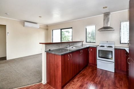 Photo of property in 60 Mckean Avenue, Manurewa, Auckland, 2102