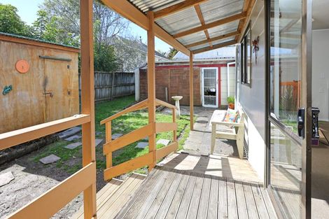 Photo of property in 2/103 Sturges Road, Henderson, Auckland, 0612
