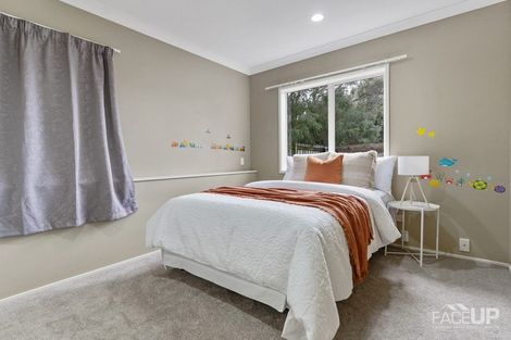 Photo of property in 4 Worthington Place, West Harbour, Auckland, 0618