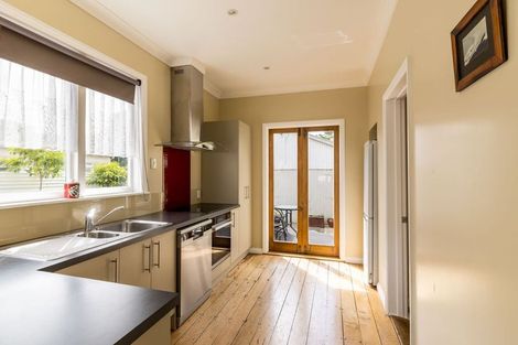 Photo of property in 43 Knowles Street, Terrace End, Palmerston North, 4410