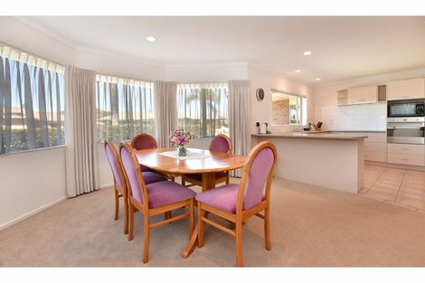 Photo of property in 18 Dan Tori Place, Orewa, 0931