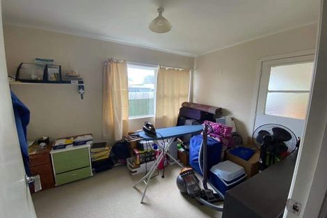 Photo of property in 90 Tirimoana Road, Te Atatu South, Auckland, 0602