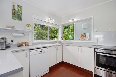 Photo of property in 1/4 Acacia Road, Torbay, Auckland, 0632