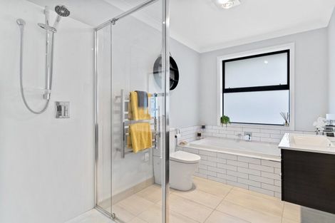 Photo of property in 2 Olive Close, Omokoroa, 3114