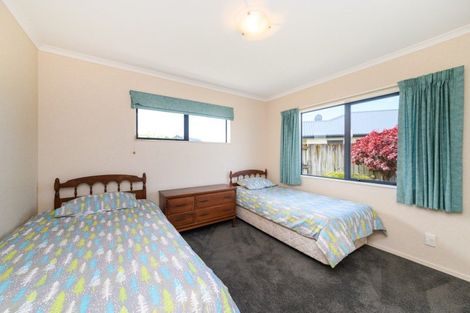 Photo of property in 5 Daniel Place, Kelvin Grove, Palmerston North, 4414