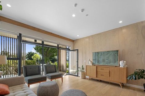 Photo of property in 1/165 Hobsonville Point Road, Hobsonville, Auckland, 0616