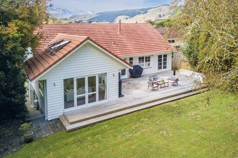 Photo of property in 8 Saint Annes Square, Tawa, Wellington, 5028