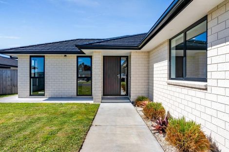 Photo of property in 44 Aratapu Street, Waitara, 4320